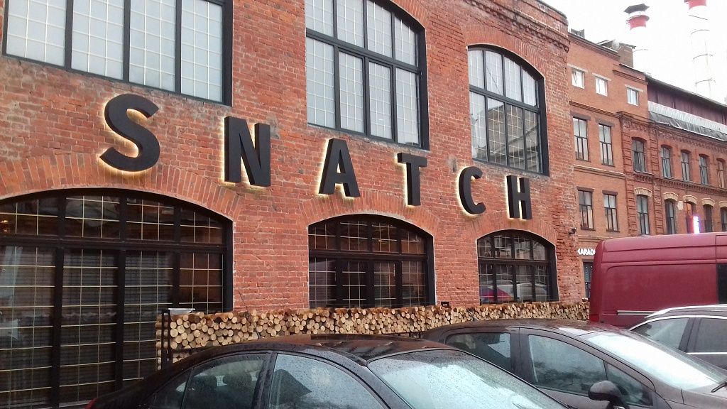 Вывеска для ресторана SNATCH, г. Москва. Изготовление и монтаж.