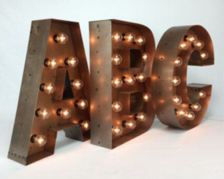 Буквы в ретро стиле с декоративной подсветкой.png