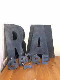 Буквы из черного металла