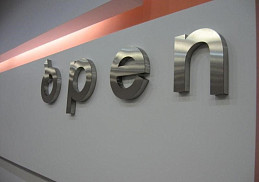 Нержавеющая сталь. Металлические объемные буквы для бутика