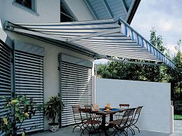 Полукассетная выдвижная маркиза