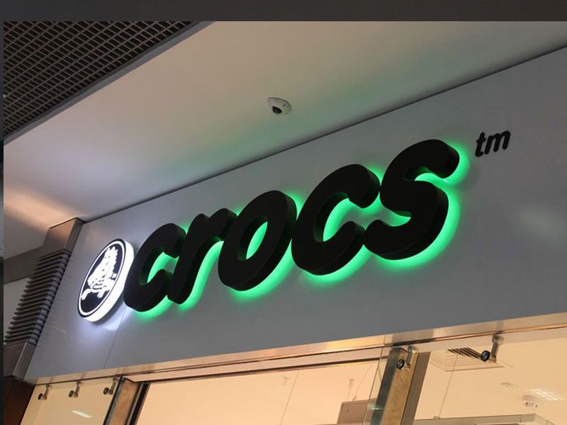 Вывеска из объемных световых букв